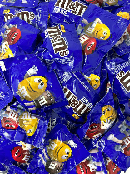 Assortit Caramel Chocolate M&M's Fun Size Packs American Candy Resealable Bag 2 Lbs. (32 Oz)